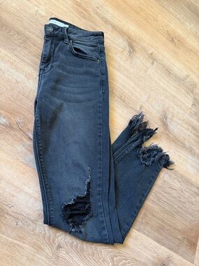 Black Frayed Hem Distressed Ankle Jeans